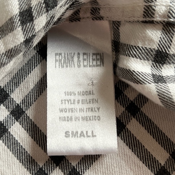 Frank & Eileen “Eileen” Button Down Shirt - Picture 4 of 6